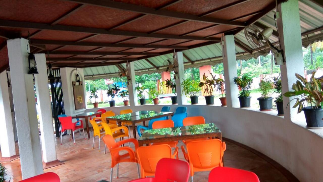 Kadaloram Beach Resort Коччи Экстерьер фото